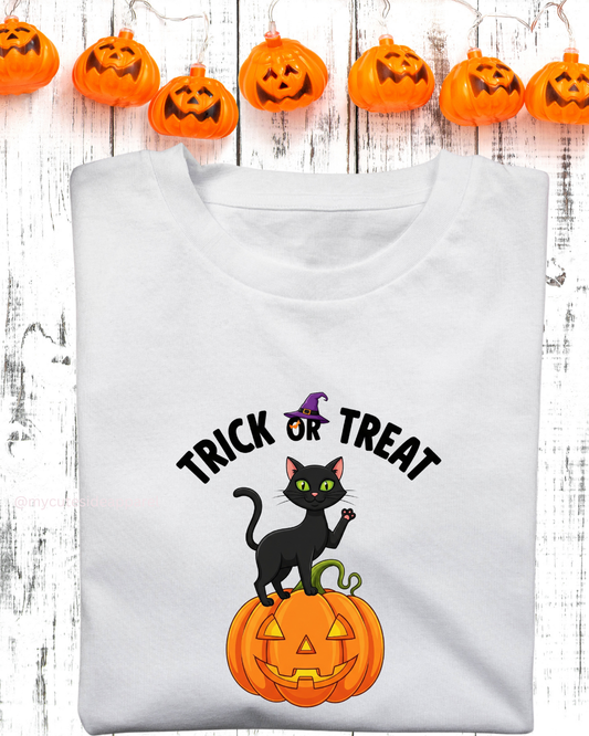 Halloween 2025 Trick or Treat Unisex T-Shirt